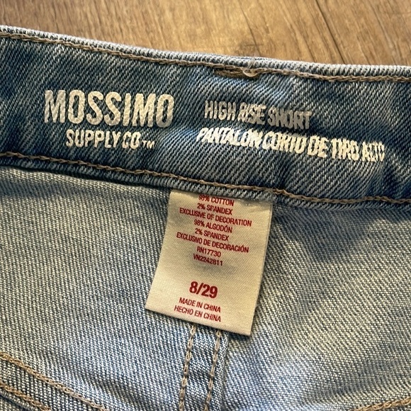 MOSSIMO SUPPLY HIGH RISE FLORAL EMBROIDERED SHORTS (8) - Picture 4 of 5